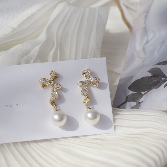 NEW 14K Gold Plated Diamond Bow Pearl Earrings - Picture 4 of 7